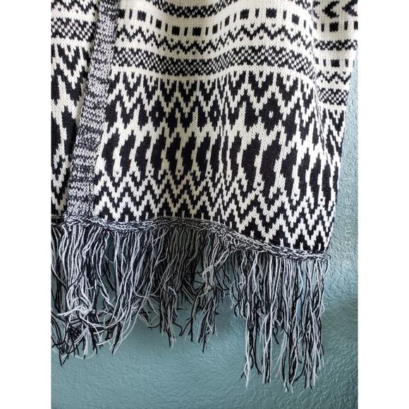 Harlowe & Graham | Fringe Trim Open Front Cardigan - Picture 5 of 9